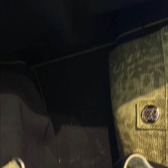 Vibrant Green Textured Tote with Tan Leather Handles - Picture 5 of 7